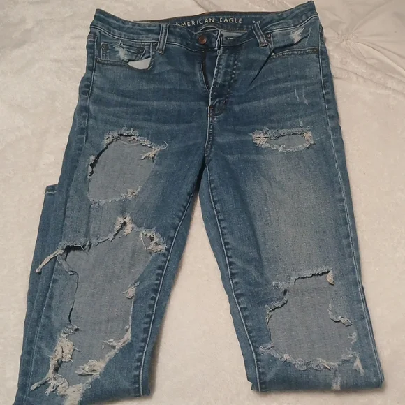American Eagle Outfitters Women's Ripped Blue Boyfriend Jeans - Picture 4 of 5